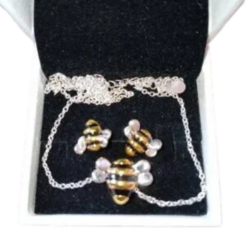 Bumble Bee necklace and earring set
